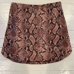 Lulu’s ‘Wild Card’ mini skirt